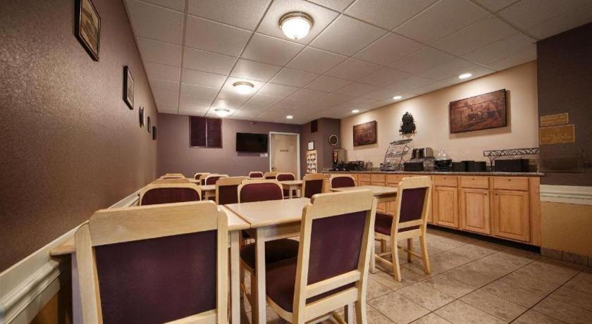 Best Western Fostoria Inn And Suites Екстер'єр фото