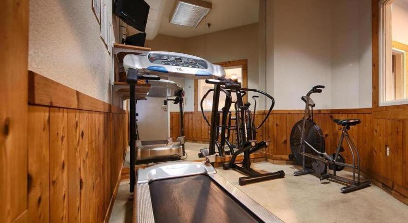 Best Western Fostoria Inn And Suites Екстер'єр фото