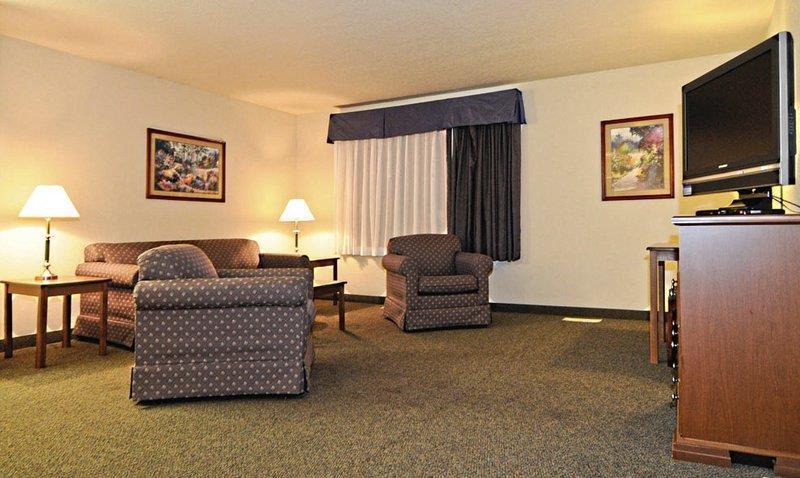 Best Western Fostoria Inn And Suites Номер фото