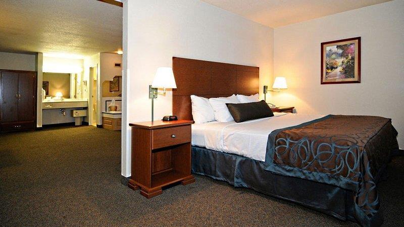 Best Western Fostoria Inn And Suites Номер фото